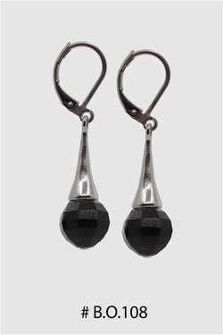 Boucles d'oreilles  # B.O. 108 cône perle noire